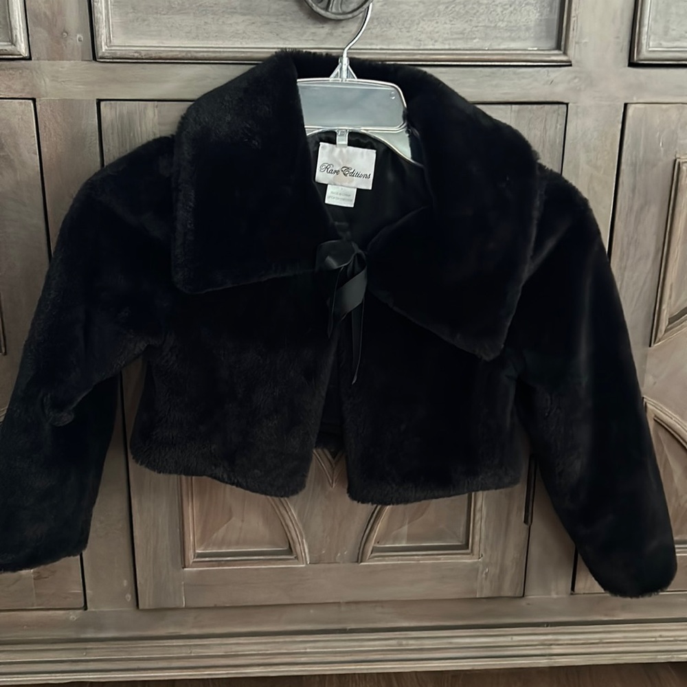 Black fuzzy cape